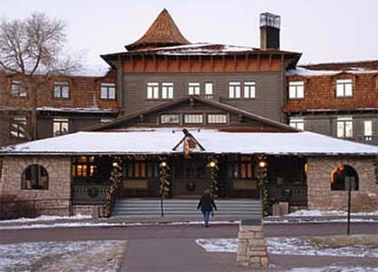 El Tovar Lodge exterior